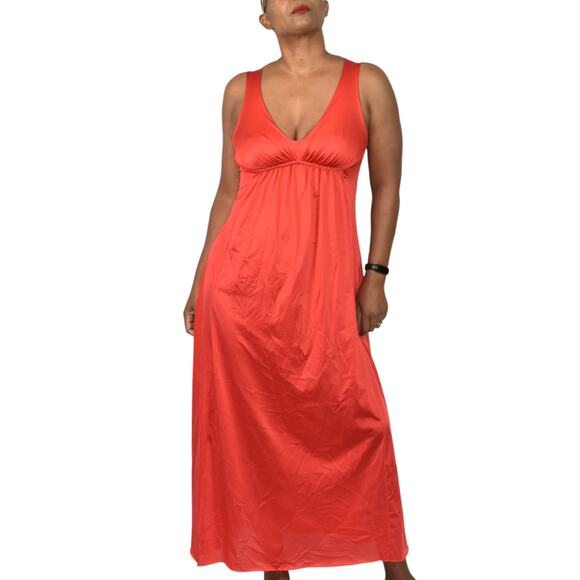 Vintage Vanity Fair Silky Red Nightgown 70s Nylon Goddess Long Maxi Lingerie XS - Picture 8 of 16